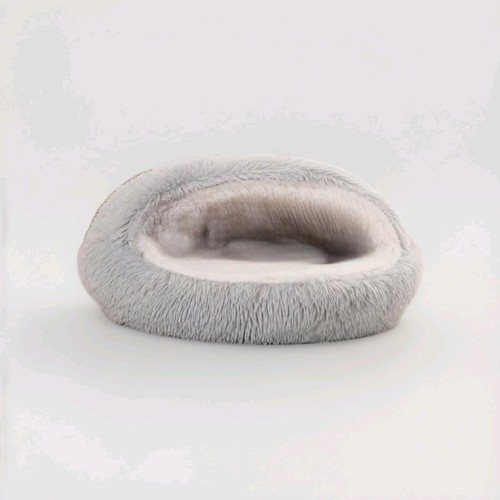 Thickened semi enclosed - thickened, semi-enclosed